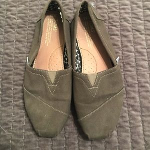 TOMS classic canvas slip-ons